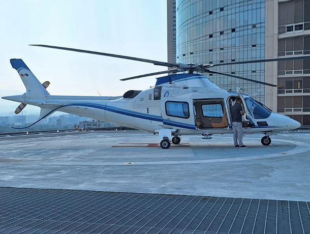 Cadillac Escalade Limousine