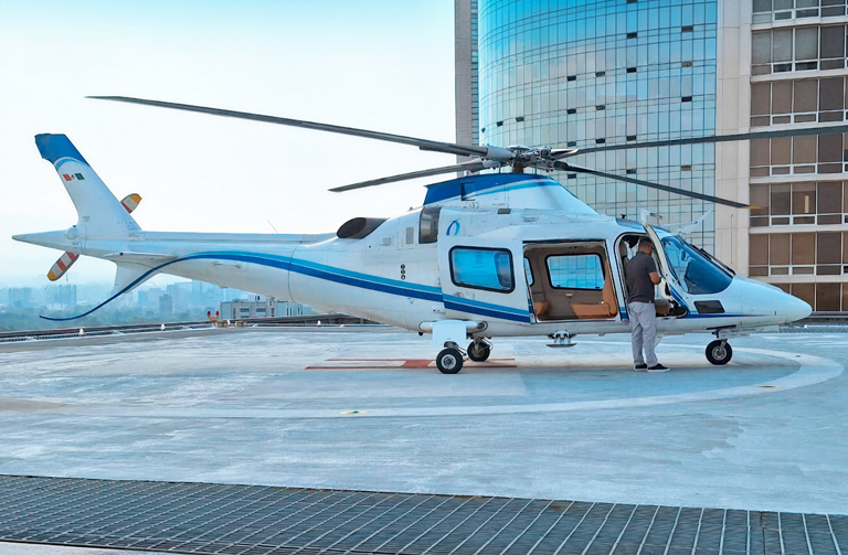 Helicopter Luxury 4/6 Pax Image