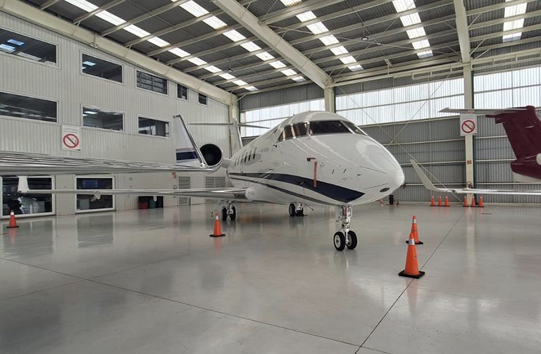 Private Jet Mid-Size VLY-01 Image