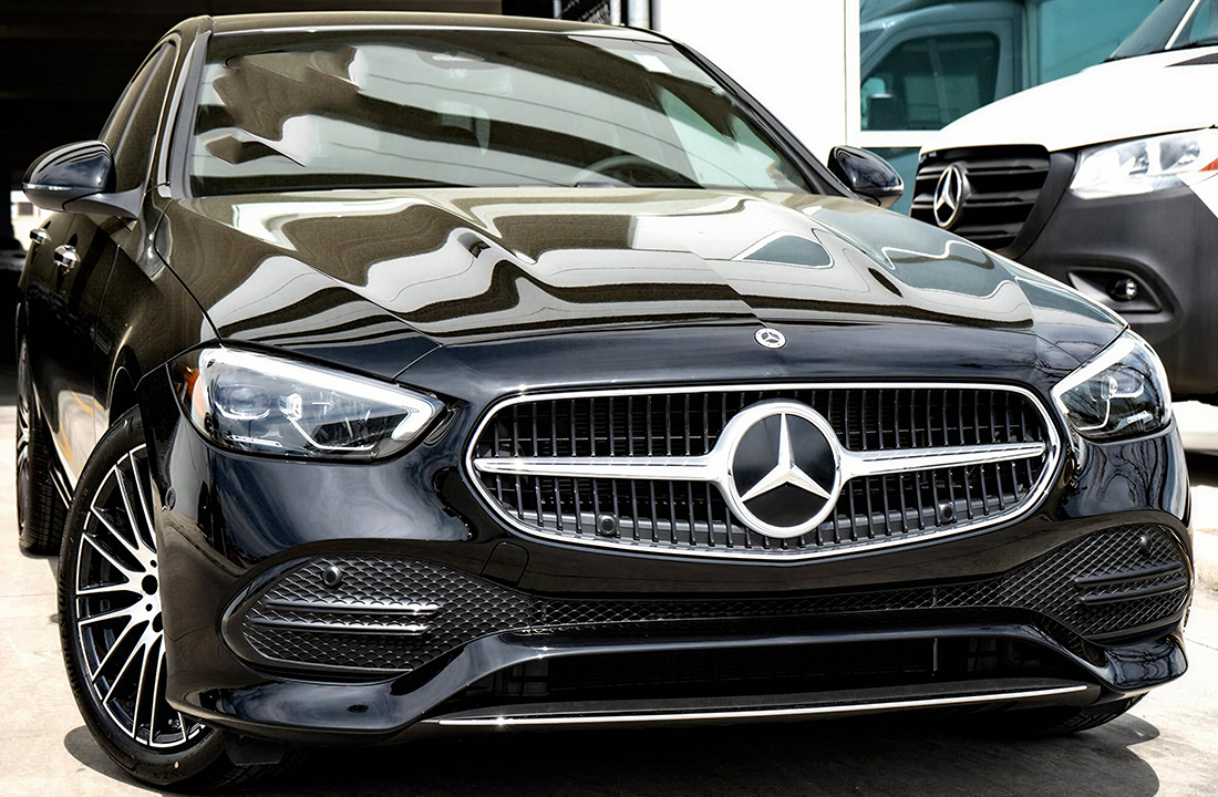 Mercedes Sedan Image